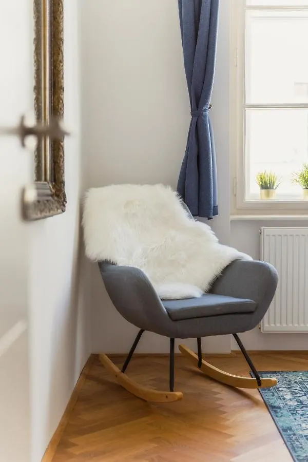 Top Location City Centre Condo In Historic Building With Free Garage Parking Ljubljana 0*,