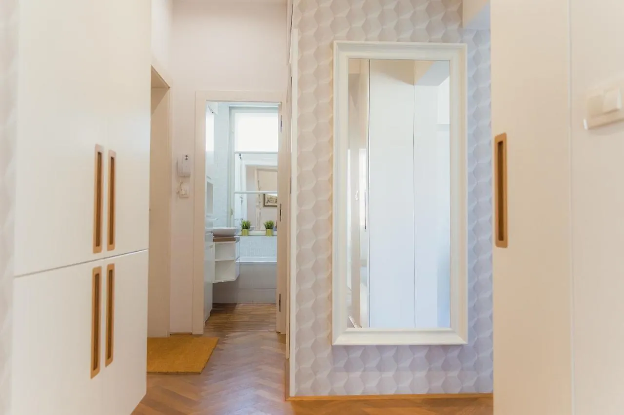 Top Location City Centre Condo In Historic Building With Free Garage Parking Ljubljana
